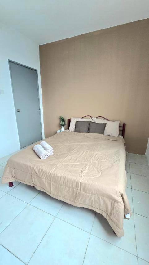 Ike Village Homestay Near With Uitm Kota Samarahan Exterior photo